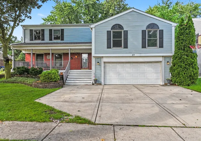 1st image of 37 Yardley Ln, Schaumburg, IL 60194 | MLS# 12732396