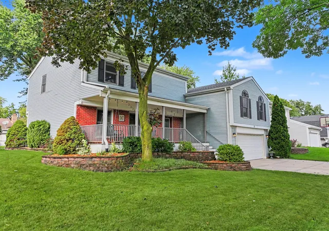 2nd image of 37 Yardley Ln, Schaumburg, IL 60194 | MLS# 12732396
