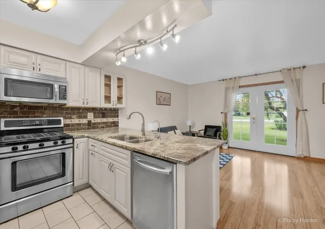 Photo 4 of Townhouse for sale at 473 Nicole Dr #B, Bartlett, IL 60103 | MLS# 12732398 | Listing updated on 2026-08-29