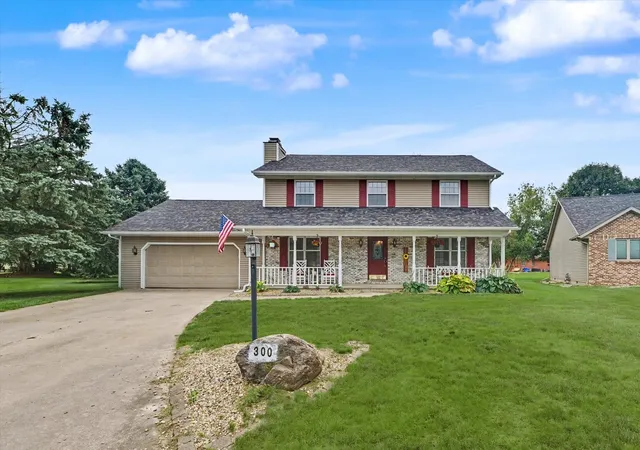 Photo 2 of Single family home for sale at 300 Gainesborough Ct, Monticello, IL 61856 | MLS# 12732405 | Listing updated on 2026-08-20