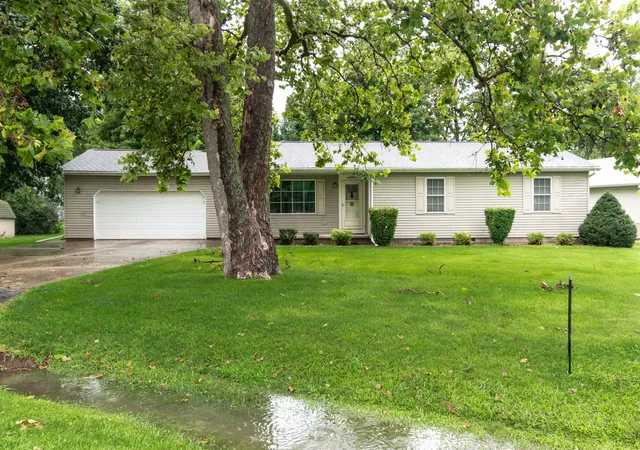 Photo 2 of Single family home for sale at 401 N West St, Odell, IL 60460 | MLS# 12732422 | Listing updated on 2026-08-19