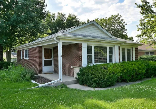 1st image of 936 S Monroe St, Hinsdale, IL 60521 | MLS# 12732428
