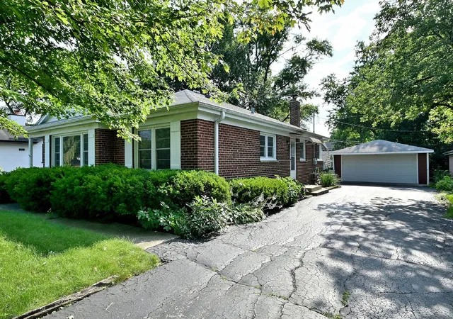2nd image of 936 S Monroe St, Hinsdale, IL 60521 | MLS# 12732428