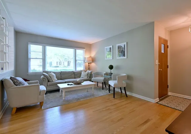 3rd image of 936 S Monroe St, Hinsdale, IL 60521 | MLS# 12732428