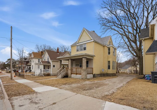 2nd image of 903 44th St, Rock Island, IL 61201 | MLS# 12732432