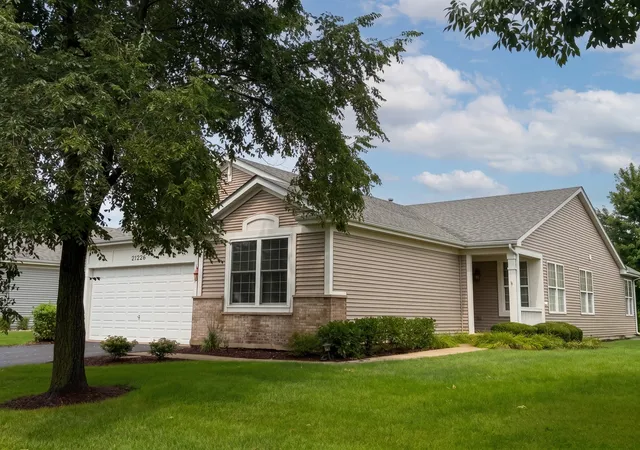 Photo 2 of Single family home for sale at 21226 Lily Lake Ln, Crest Hill, IL 60403 | MLS# 12732437 | Listing updated on 2026-08-30