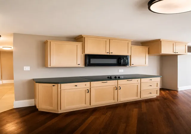 Listing Photo 4 - Condo for sale in building located at 1502 S Galena Ave, Dixon, IL 61021
