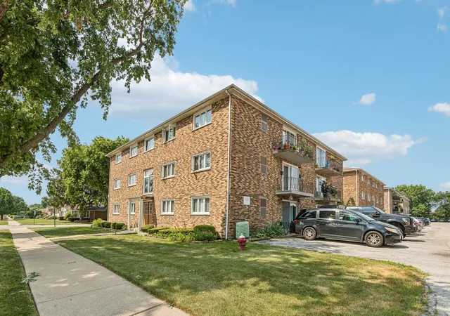 Photo 1 of Condo for sale at 5834 W 77th Street #102, Burbank, IL 60459 | MLS# 12732442 | Listing updated on 2026-09-21