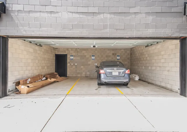 2nd image of 4441 S Vincennes Ave, Chicago, IL 60653