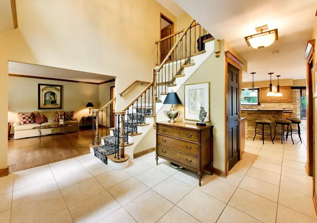 3rd image of 933 Spindletree Ave, Naperville, IL 60565 | MLS# 12732452
