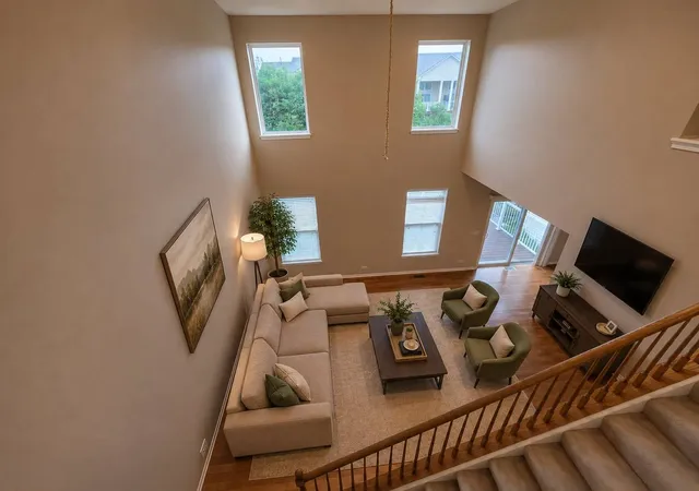 4th image of 978 Oak Ridge Blvd, Elgin, IL 60120 | MLS# 12732474