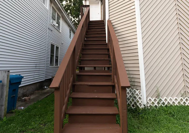 3rd image of 622 E Mulberry St, Bloomington, IL 61701 | MLS# 12732503