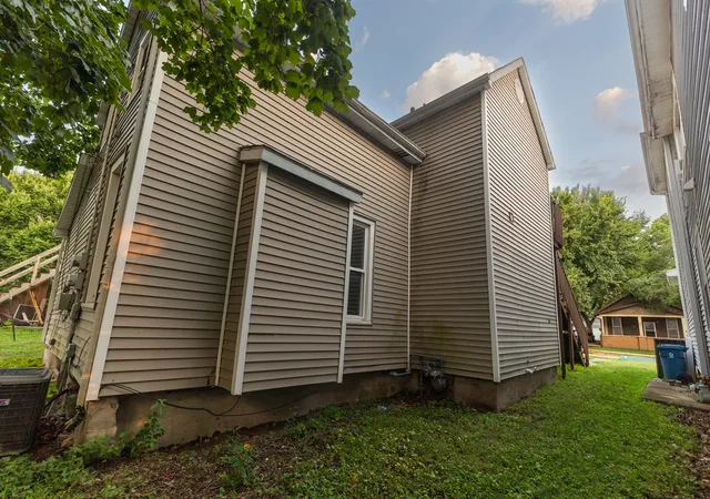 4th image of 622 E Mulberry St, Bloomington, IL 61701 | MLS# 12732503
