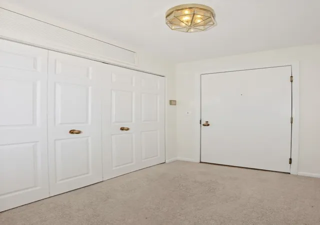3rd image of 2000 Chestnut Ave, Glenview, IL 60025