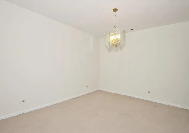 5th image of 2000 Chestnut Ave, Glenview, IL 60025