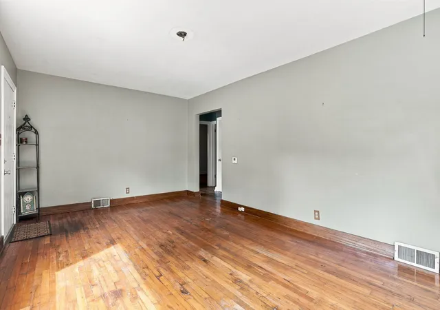 Photo 2 of Single family home for sale at 9 Blackhawk Hills Dr, Rock Island, IL 61201 | MLS# 12732567 | Listing updated on 2026-09-23