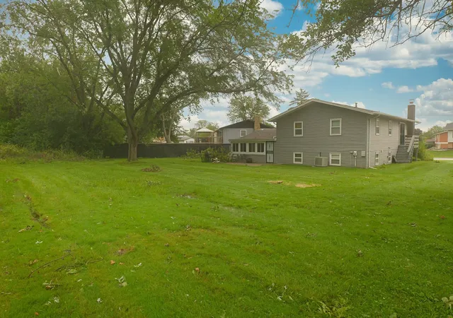 Photo 3 of Single family home for sale at 18920 S Maple Ave, Country Club Hills, IL 60478 | MLS# 12732573 | Listing updated on 2026-09-22