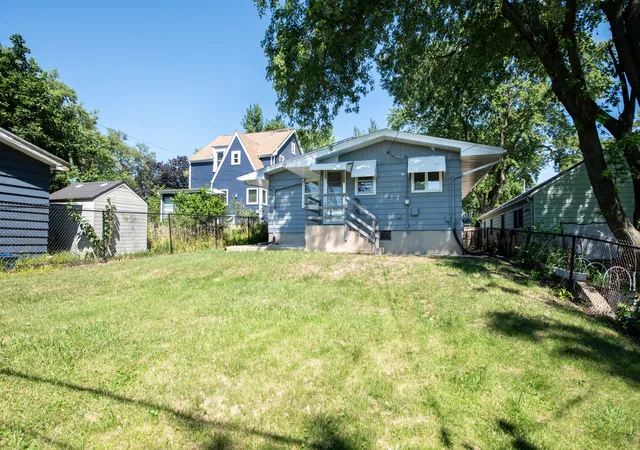 11th image of 1427 N May St, Joliet, IL 60435 | MLS# 12732597
