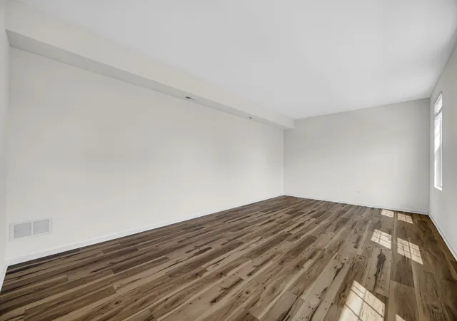 3rd image of 991 Celebration Dr, Aurora, IL 60504 | MLS# 12732624