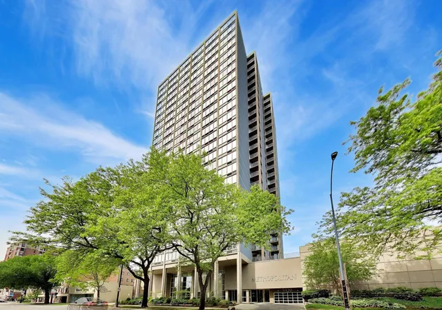 1st image of 5320 N Sheridan Rd, Chicago, IL 60640