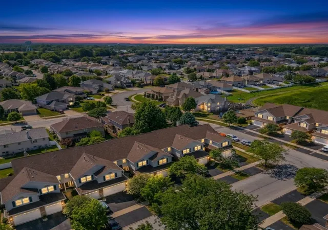 Photo 2 of Townhouse for sale at 10930 Jodan Dr, Oak Lawn, IL 60453 | MLS# 12732663 | Listing updated on 2026-08-31