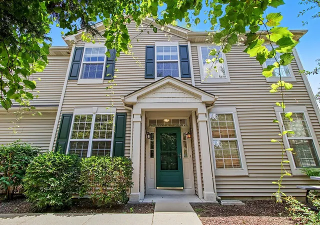 Townhouse for sale at 600 S Jade Ln, Round Lake, IL 60073 | MLS# 12732670