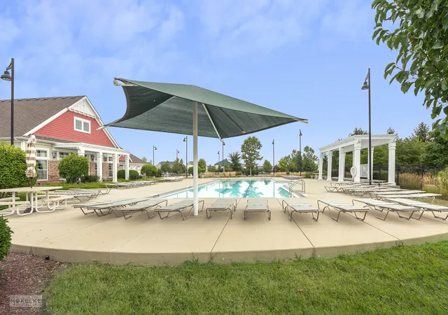 2nd image of 124 Bertram Dr, Yorkville, IL 60560