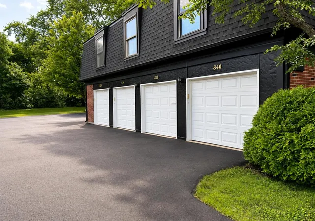 4th image of 840 Inverrary Ln #840, Deerfield, IL 60015 | MLS# 12732700
