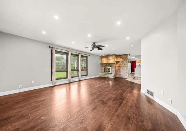 Photo 4 of Sale Pending at 6379 Hallen Ave, Belvidere, IL 61008 | MLS# 12732703 | Listing updated on 2026-08-27
