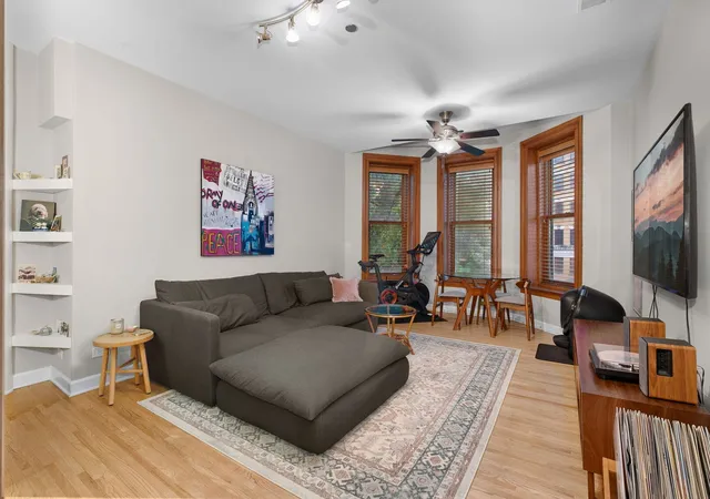 Photo 1 of Condo for sale at 550 W Surf St #302, Chicago, IL 60657 | MLS# 12732721 | Listing updated on 2026-08-25