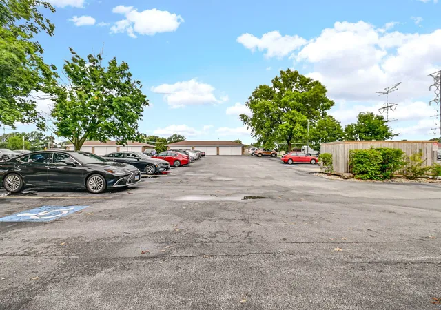 2nd image of 9040 W 140Th St, Orland Park, IL 60462