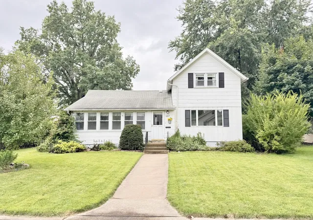 Photo 1 of Sale Pending at 607 W 7th Street, Sterling, IL 61081 | MLS# 12732784 | Listing updated on 2026-09-04