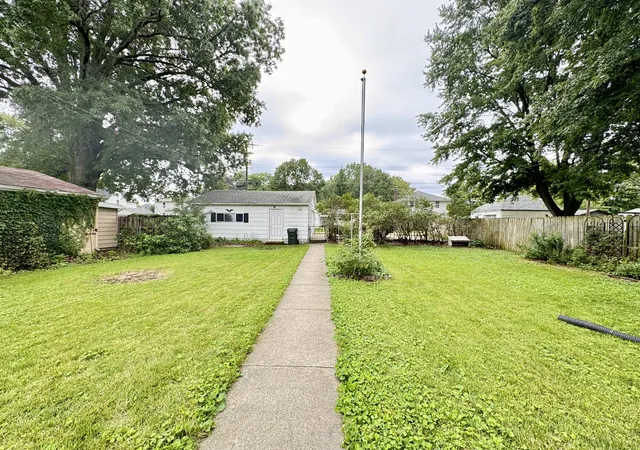 Photo 14 of Sale Pending at 607 W 7th Street, Sterling, IL 61081 | MLS# 12732784 | Listing updated on 2026-09-04