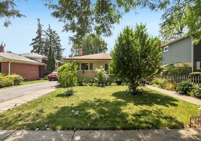 2nd image of 205 Glenview Rd, Glenview, IL 60025 | MLS# 12732785