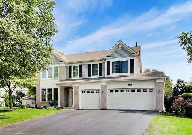 Photo 2 of Single family home for sale at 904 Pimpernel Ct, Naperville, IL 60540 | MLS# 12732788 | Listing updated on 2026-08-18
