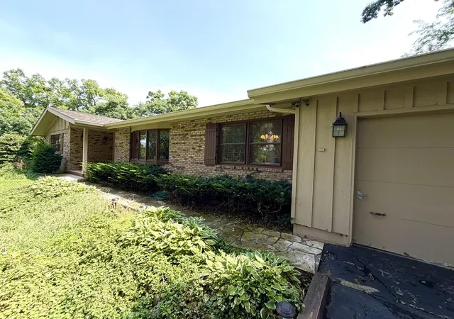 image of 3915 N Tamarack Trl, Crystal Lake, IL 60012 | MLS# 12732800