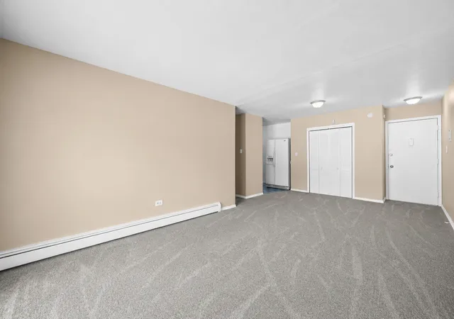 Listing Photo 3 - Condo for sale in building located at 765 Grv Dr, Buffalo Grove, IL 60089 - Unit #103