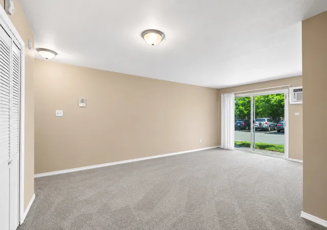 Listing Photo 4 - Condo for sale in building located at 765 Grv Dr, Buffalo Grove, IL 60089 - Unit #103