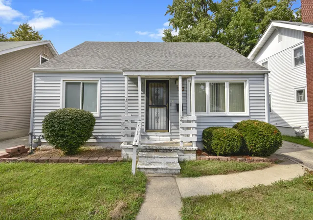 Photo 4 of Single family home for sale at 1016 W King St, Decatur, IL 62522 | MLS# 12732831 | Listing updated on 2026-09-03