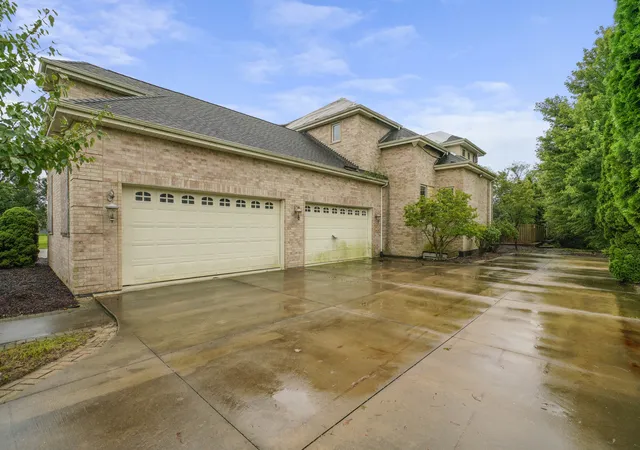 2nd image of 1071 Country Ln, Bourbonnais, IL 60914 | MLS# 12732839