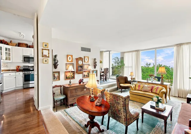 2nd image of 3200 N Lake Shore Dr #511, Chicago, IL 60657 | MLS# 12732860