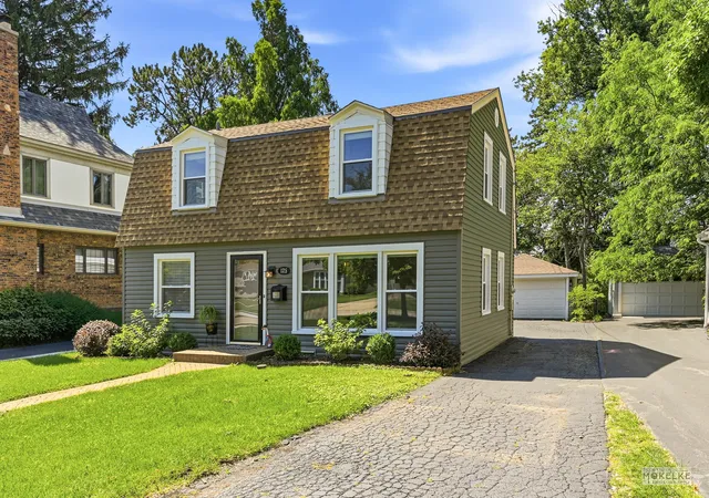 Photo 2 of Single family home for sale at 125 W Adams St, Villa Park, IL 60181 | MLS# 12732876 | Listing updated on 2026-09-04