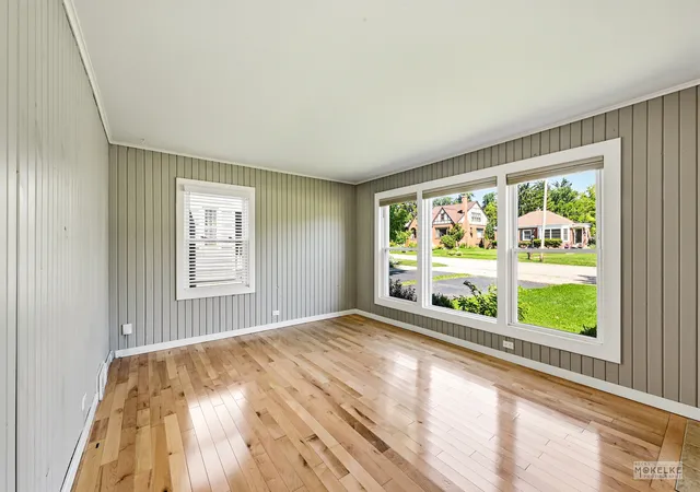 Photo 3 of Single family home for sale at 125 W Adams St, Villa Park, IL 60181 | MLS# 12732876 | Listing updated on 2026-09-04
