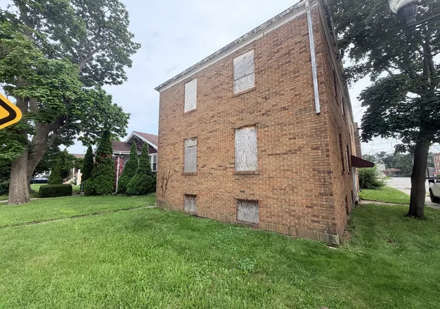 Listing Photo 4 - Condo for sale in building located at 45 156th Pl, Calumet City, IL 60409