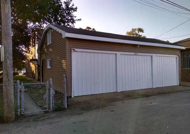 15th image of 3643 Clinton Ave, Berwyn, IL 60402 | MLS# 12732902