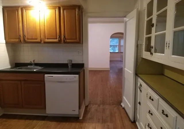 5th image of 3643 Clinton Ave, Berwyn, IL 60402 | MLS# 12732902