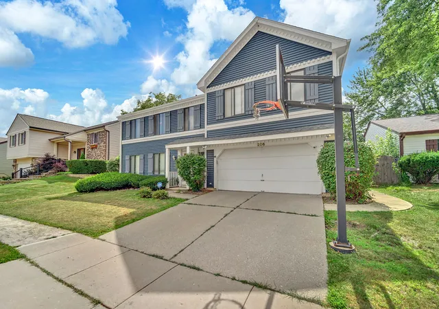 Photo 2 of Single family home for sale at 206 Albert Dr, Vernon Hills, IL 60061 | MLS# 12732939 | Listing updated on 2026-08-26