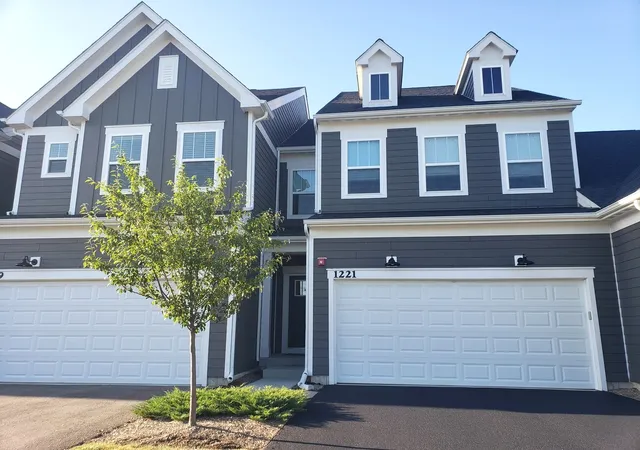 Photo 3 of Townhouse for sale at 1221 Josiah Rd #1221, Naperville, IL 60563 | MLS# 12732972 | Listing updated on 2026-08-25