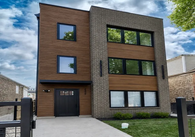 Photo 1 of Multi family home for sale at 3125 W Polk St, Chicago, IL 60612 | MLS# 12732973 | Listing updated on 2026-08-19