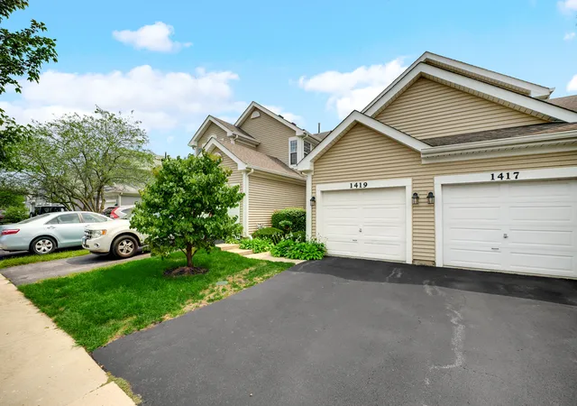 2nd image of 1419 Walnut Hill Ave, St. Charles, IL 60174 | MLS# 12732979